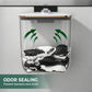 🏠 Poubelle de Cuisine Suspendue avec Couvercle – Gain de place idéal pour les petites cuisines. Bloque les odeurs alimentaires, se fixe sur les portes de placard, plans de travail ou murs. Parfaite pour sachets de thé, épluchures & déchets quotidiens 🍃