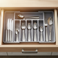 💎 50% DE RÉDUCTION ! 💎 Range-Couverts Extensible – Ajustable de 33 à 57 cm, Multi-Compartiments & En PP Alimentaire pour une Cuisine Organisée 🍴✨