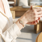 📿🔥 PROMO -50% LIMITÉE ! Bracelet Vierge Marie Femme Plaqué Or – Médaillon Dévotion Élégant, Filigrane Fleurs Creuses Géométrique Artisanat Raffiné, Cuivre Haute Qualité · Cadeau Foi · 2 Styles ✨