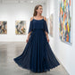 👗 Robe fluide sans manches à encolure asymétrique – design minimaliste, jupe ample et allure élégante, idéale pour les occasions spéciales et le quotidien avec élégance 🌙