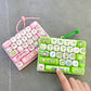 ⏳ OFFRE LIMITÉE −50% ! ⏰ Porte-Clés Clavier Mignon – Jouet Anti-Stress avec Touches à Presser